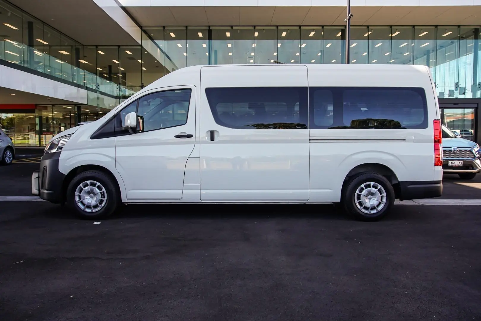 2021 Toyota Hiace Gallery Image 3