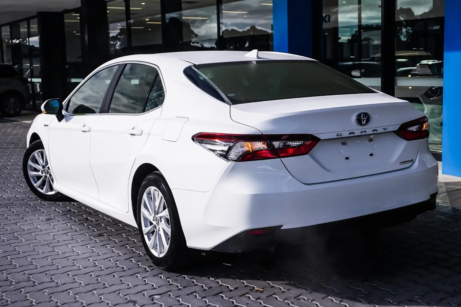 2023 Toyota Camry Gallery Image 3