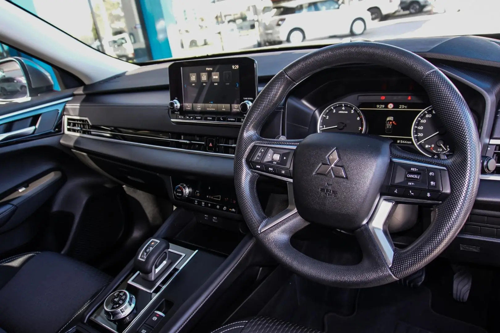 2023 Mitsubishi Outlander Gallery Image 6