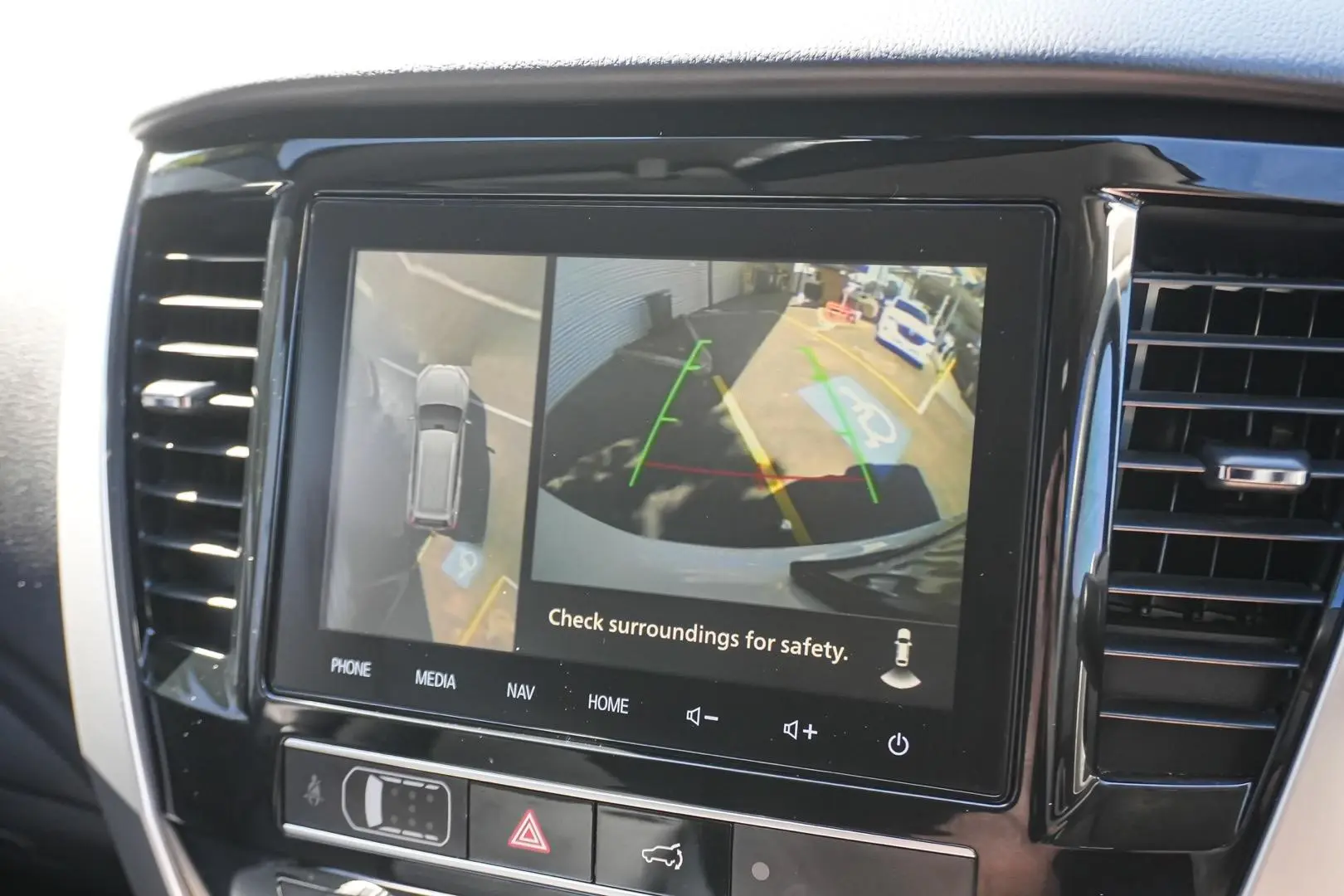 2022 Mitsubishi Pajero Sport Gallery Image 22