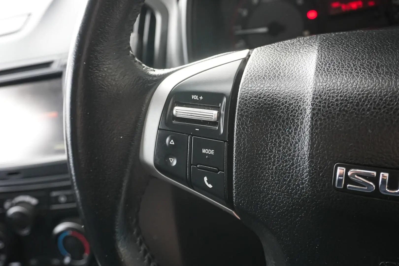 2018 Isuzu D-MAX Gallery Image 20