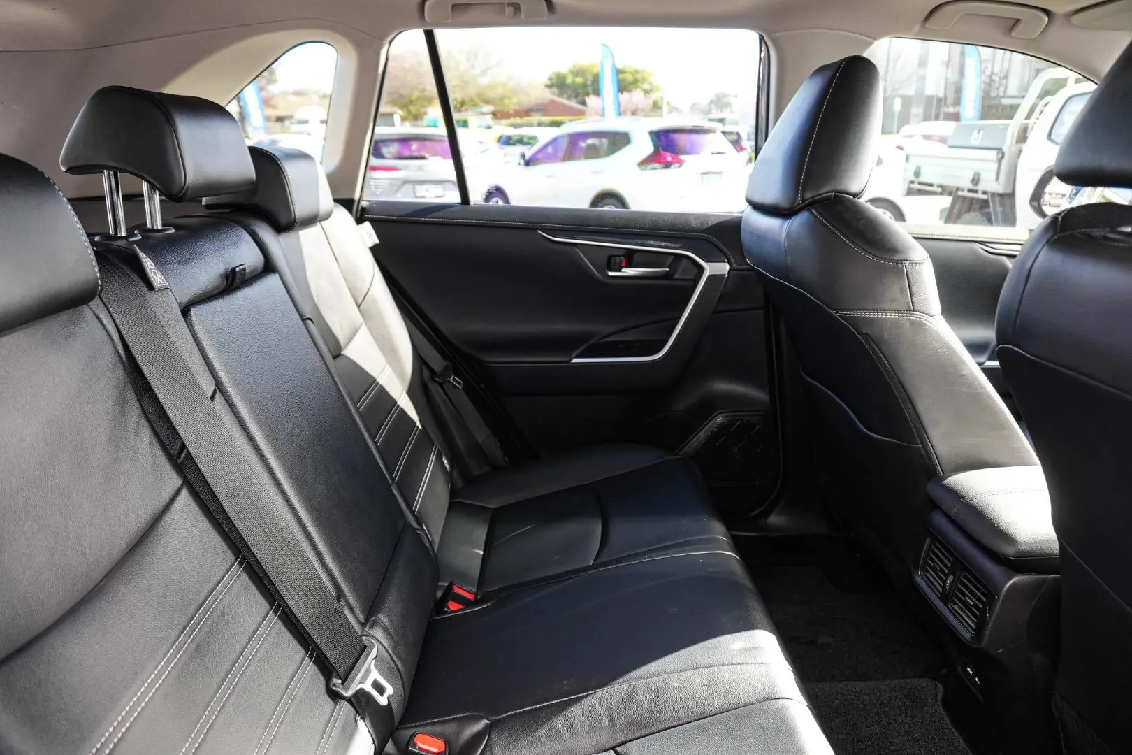 2021 Toyota RAV4 Gallery Image 9