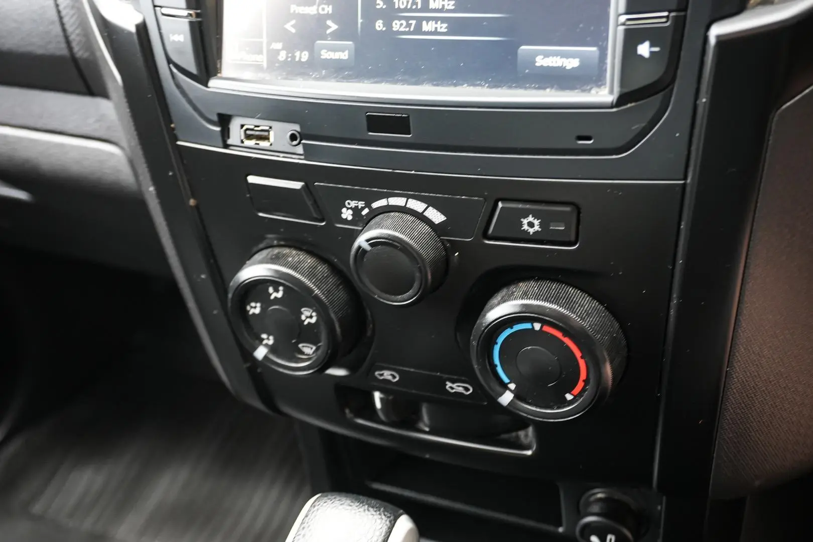 2018 Isuzu D-MAX Gallery Image 23