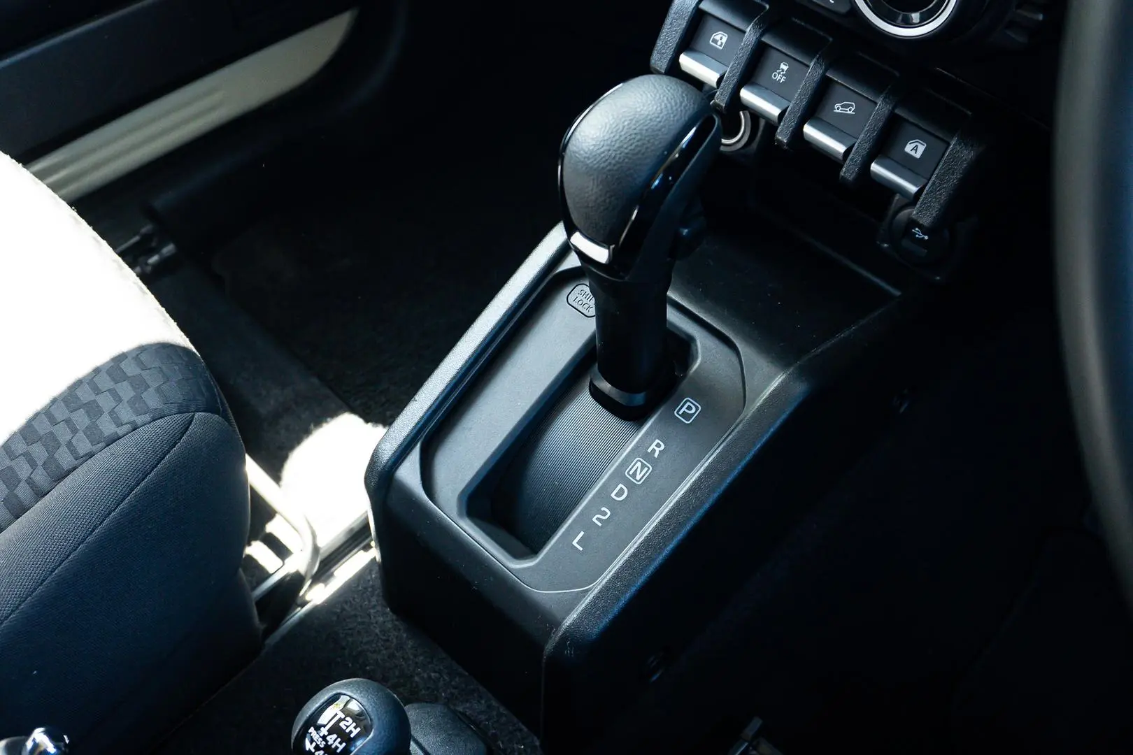 2023 Suzuki Jimny Gallery Image 18