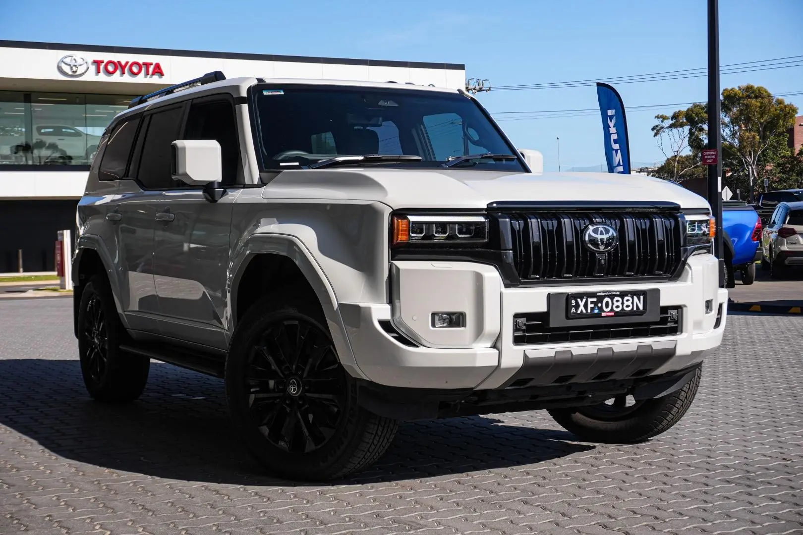 2026 Toyota Landcruiser Prado Gallery Image 2