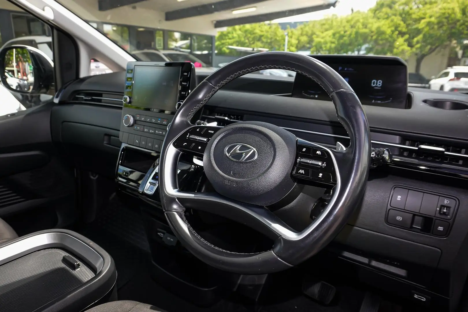 2023 Hyundai STARIA Gallery Image 7