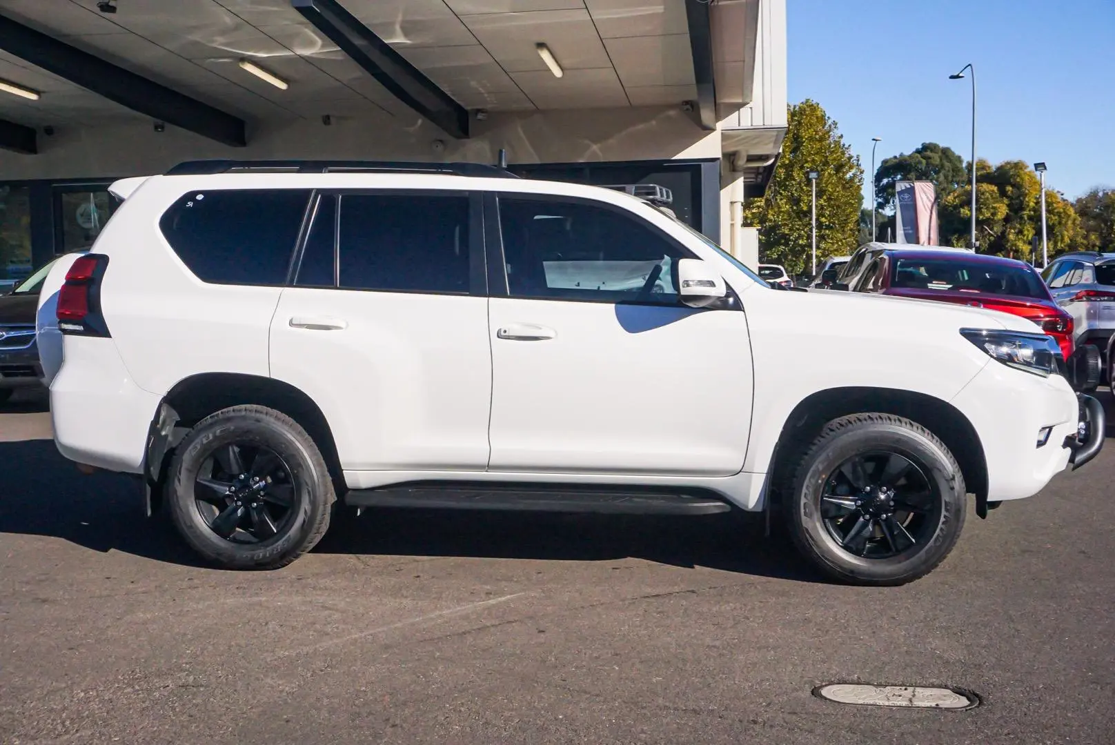 2019 Toyota Landcruiser Prado Gallery Image 4