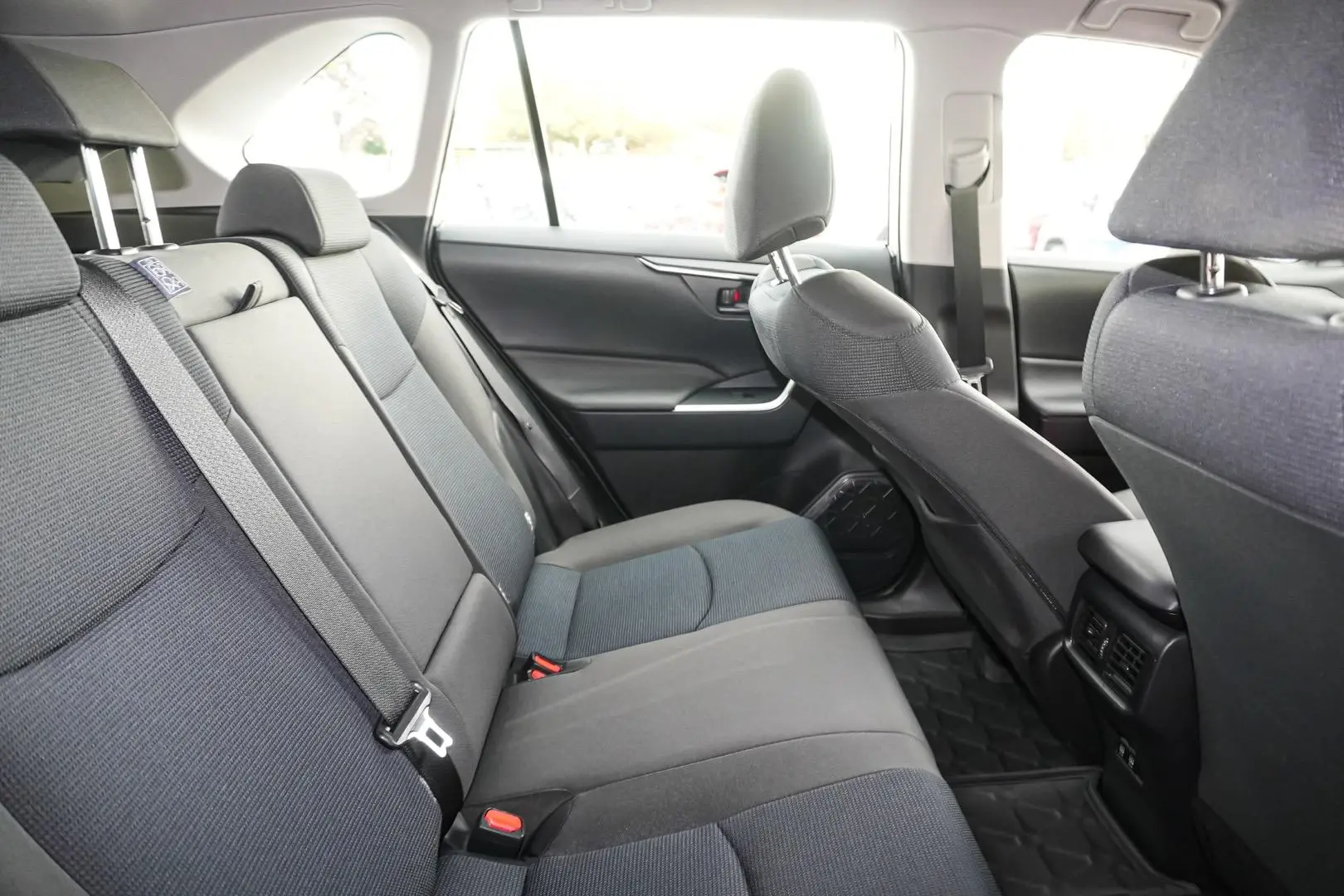 2022 Toyota RAV4 Gallery Image 9