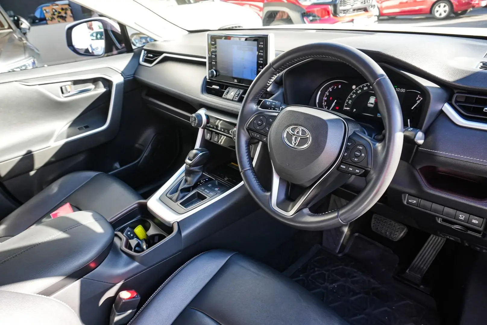 2020 Toyota RAV4 Gallery Image 6