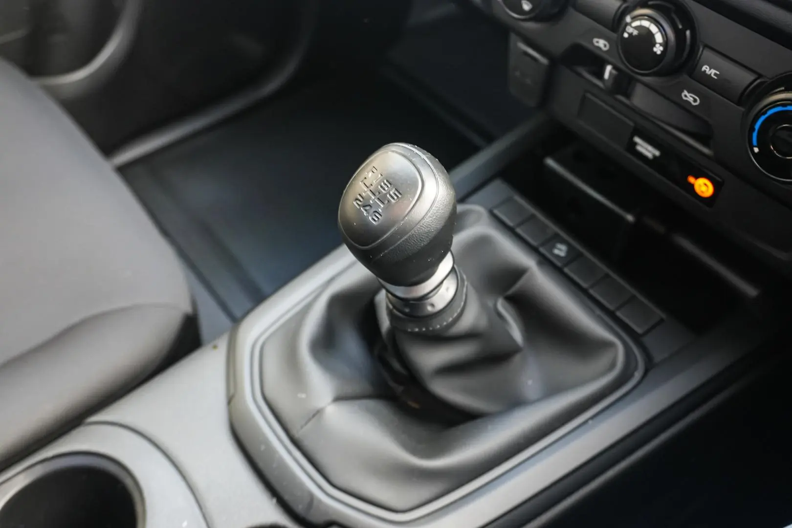 2024 Isuzu D-MAX Gallery Image 13