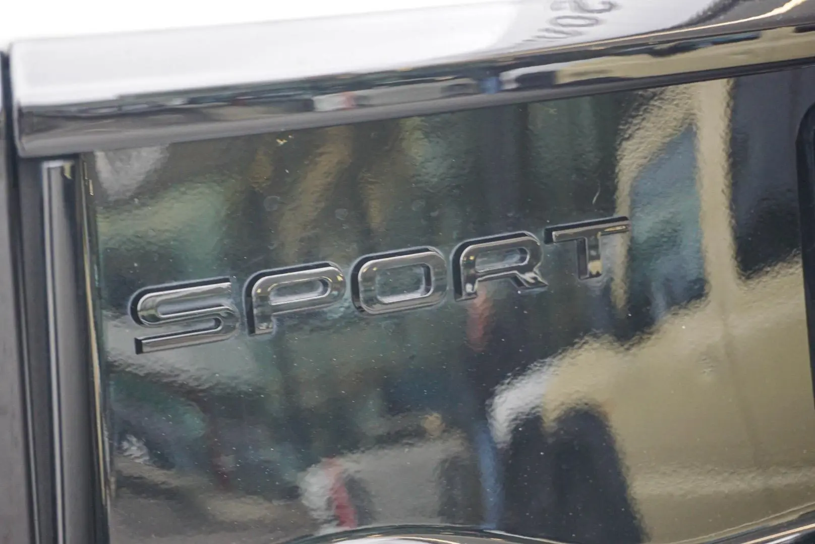 2021 Land Rover Discovery Sport Gallery Image 15