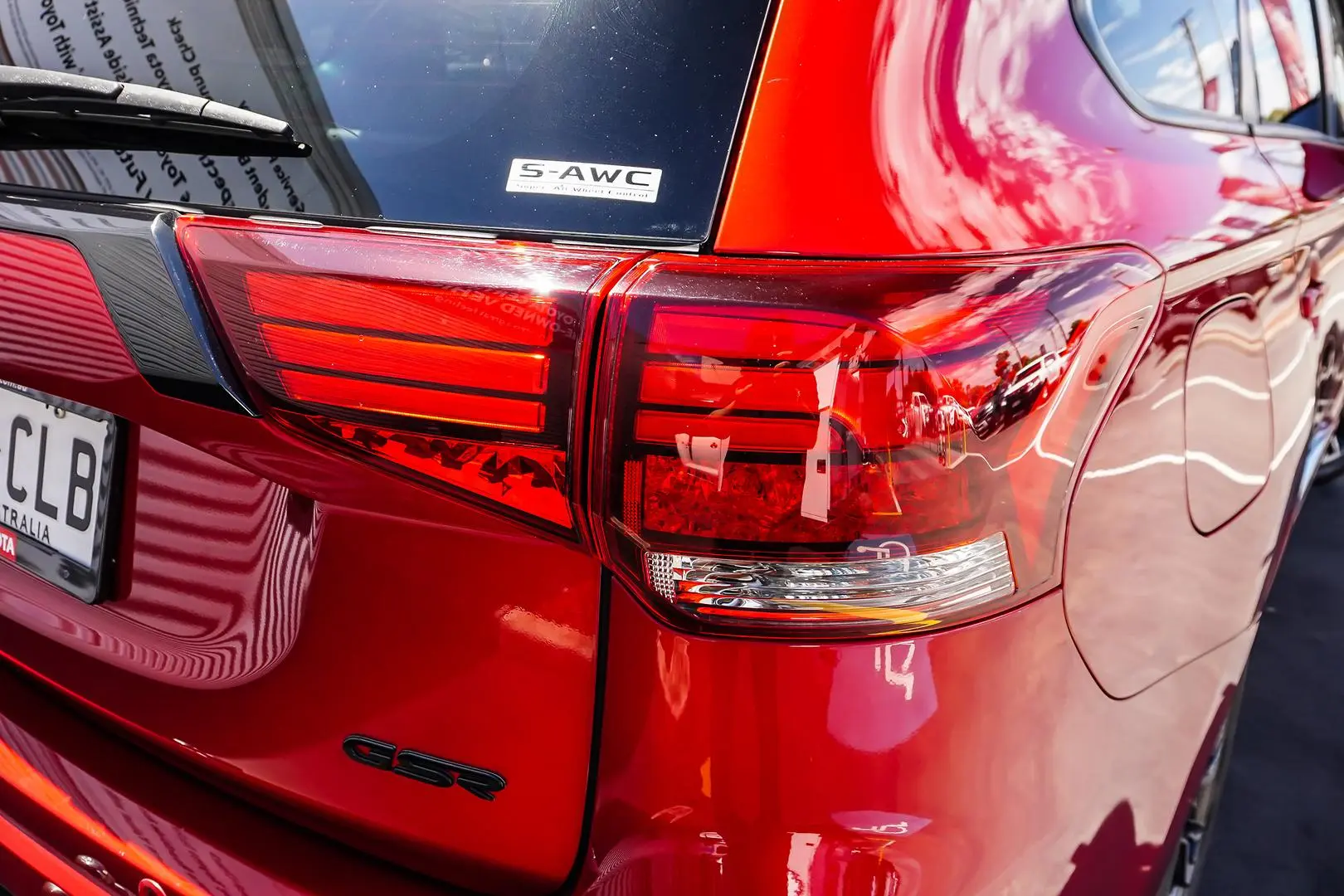 2021 Mitsubishi Outlander Gallery Image 16