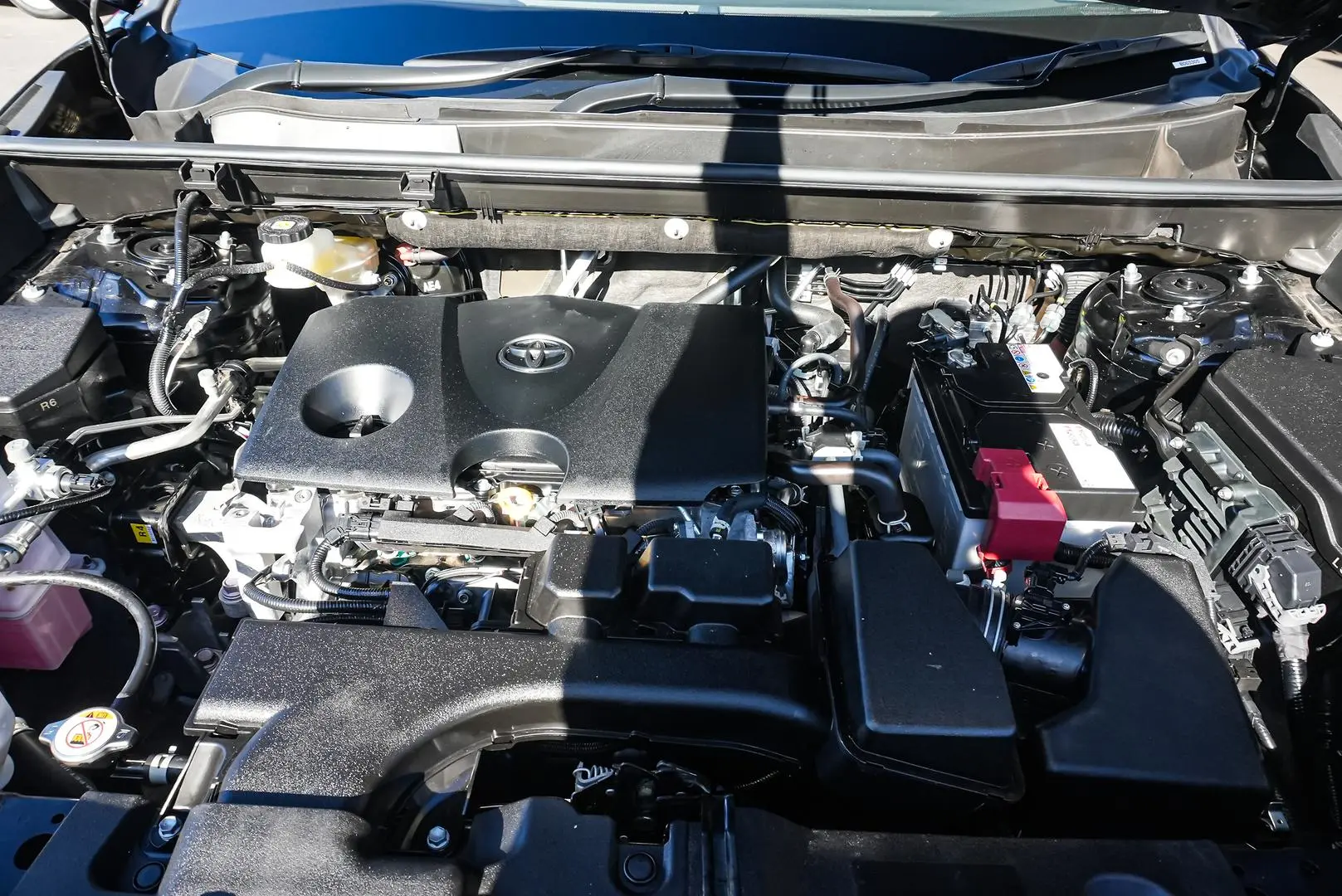 2024 Toyota RAV4 Gallery Image 24