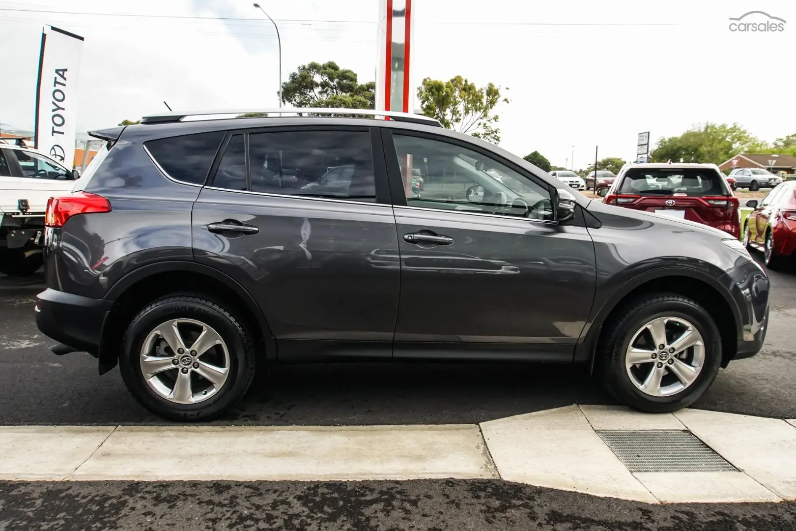 2015 Toyota RAV4 Image 3