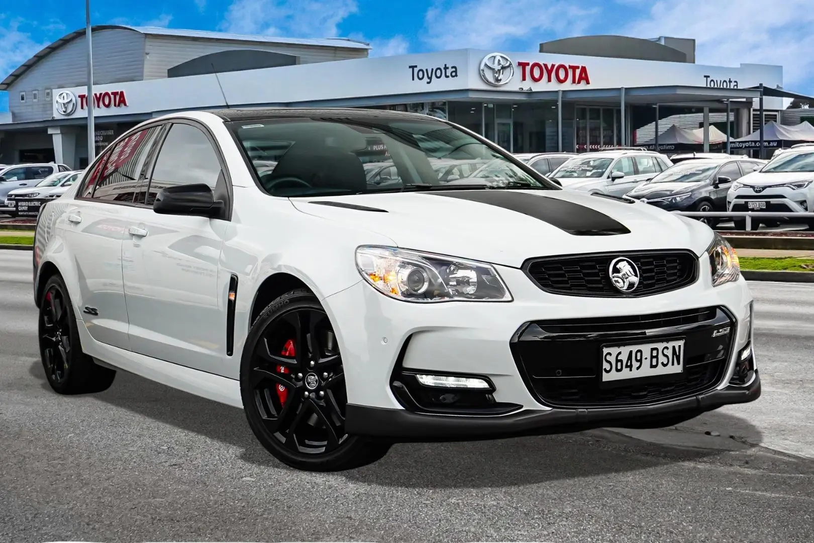 2017 Holden Commodore Gallery Image 1