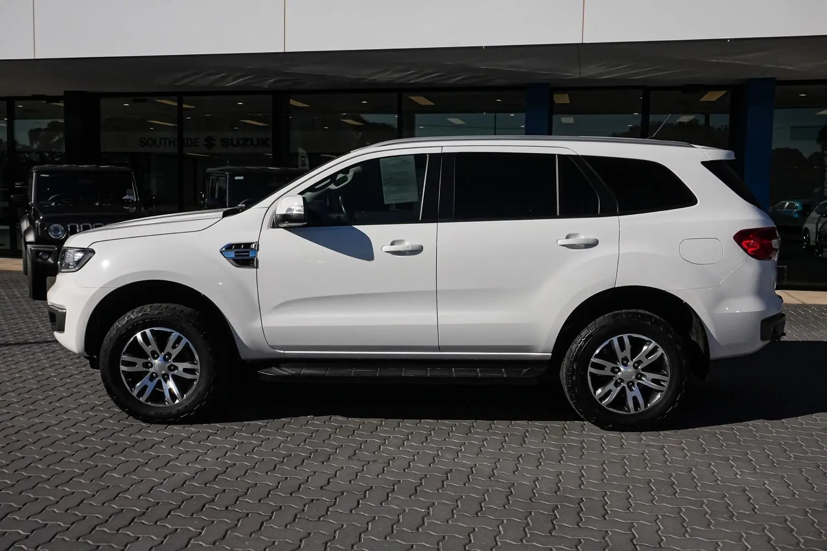 2019 Ford Everest Gallery Image 4