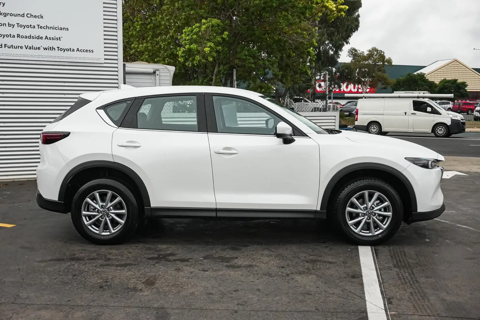 2024 Mazda CX-5 Gallery Image 4