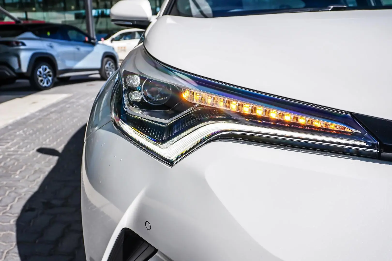 2017 Toyota C-HR Gallery Image 13