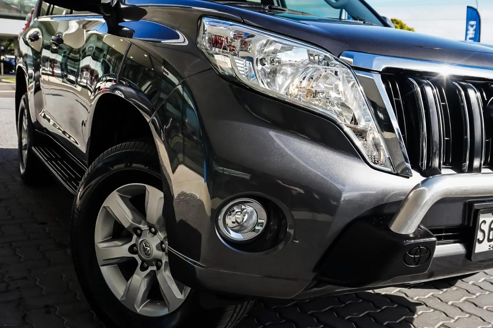 2017 Toyota Landcruiser Prado Gallery Image 12