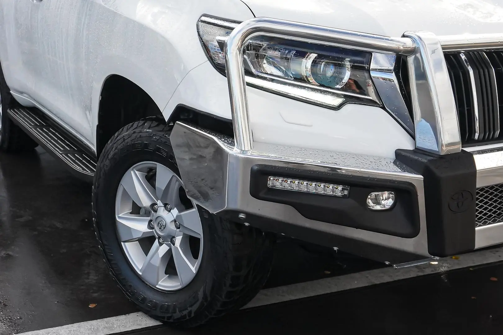 2021 Toyota Landcruiser Prado Gallery Image 11