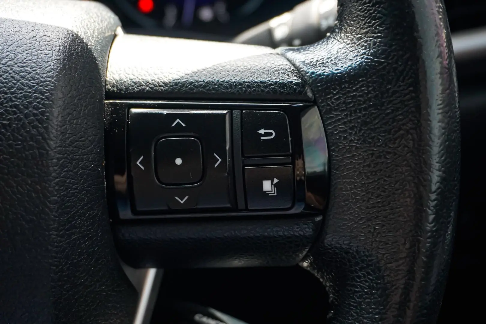 2016 Toyota Hilux Gallery Image 23