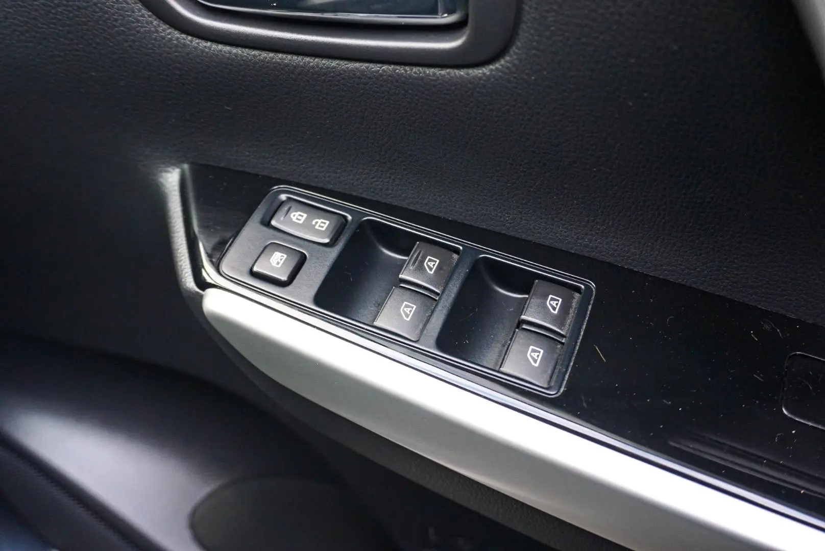 2024 Mitsubishi Pajero Sport Gallery Image 18