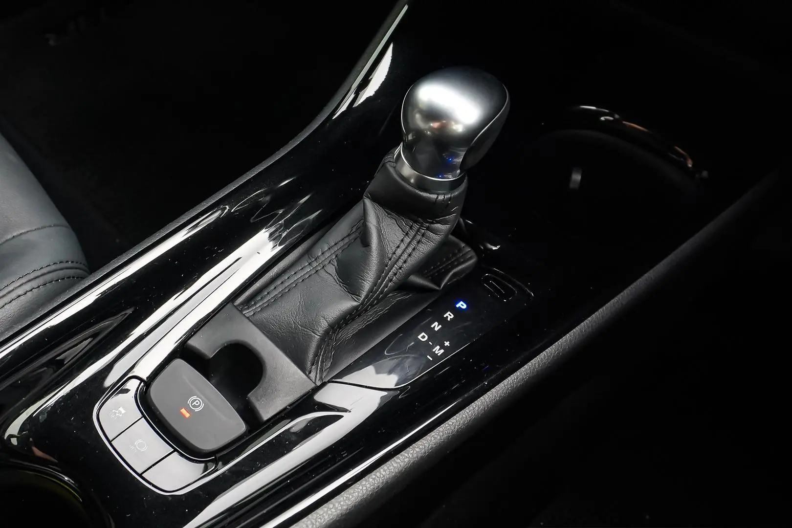 2017 Toyota C-HR Gallery Image 20