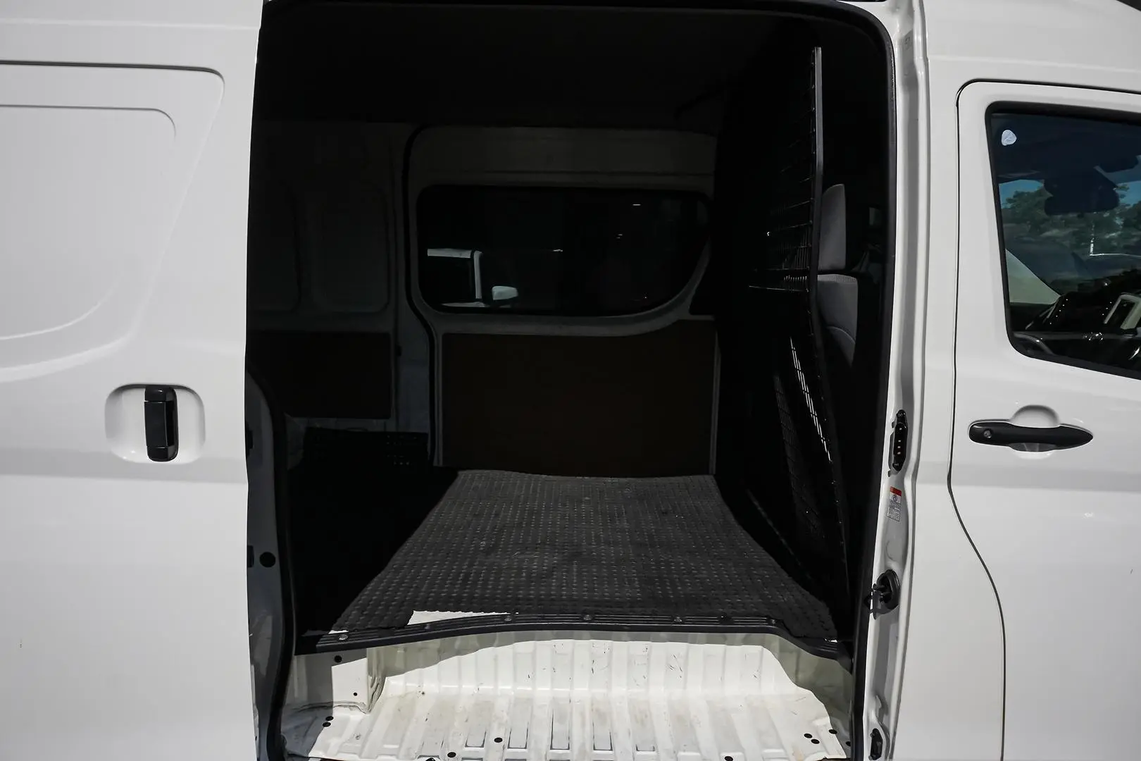 2022 Toyota Hiace Gallery Image 9