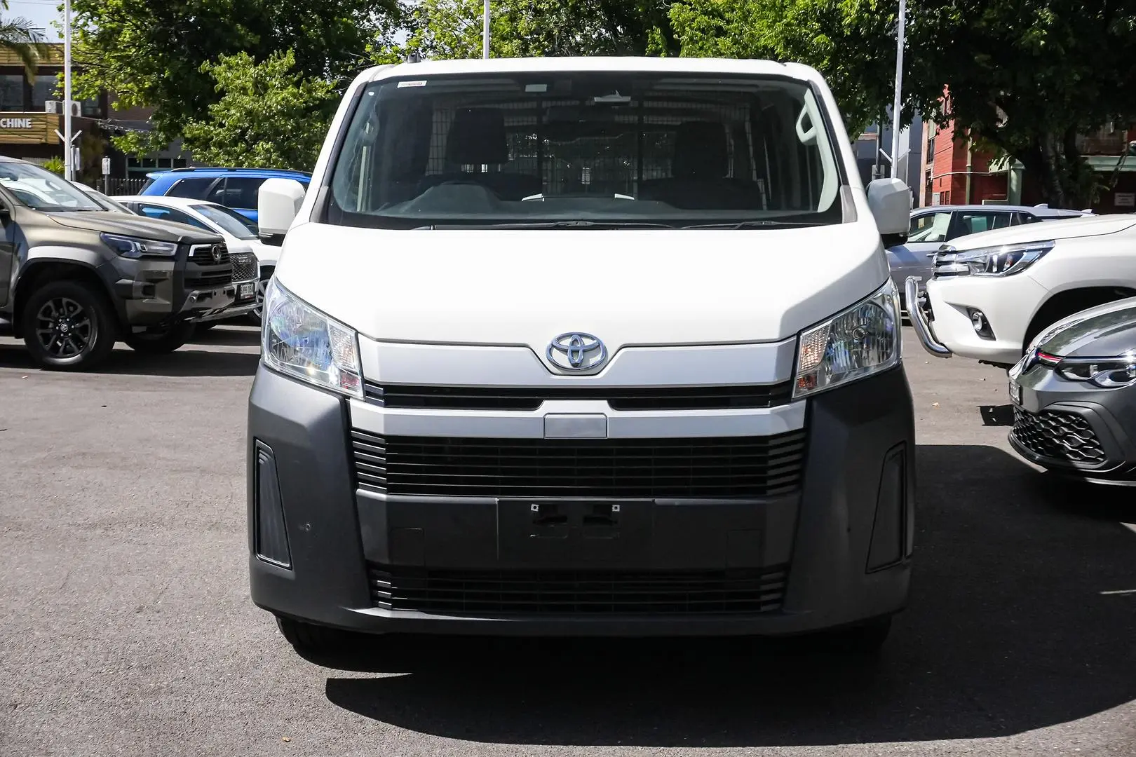 2020 Toyota Hiace Gallery Image 4