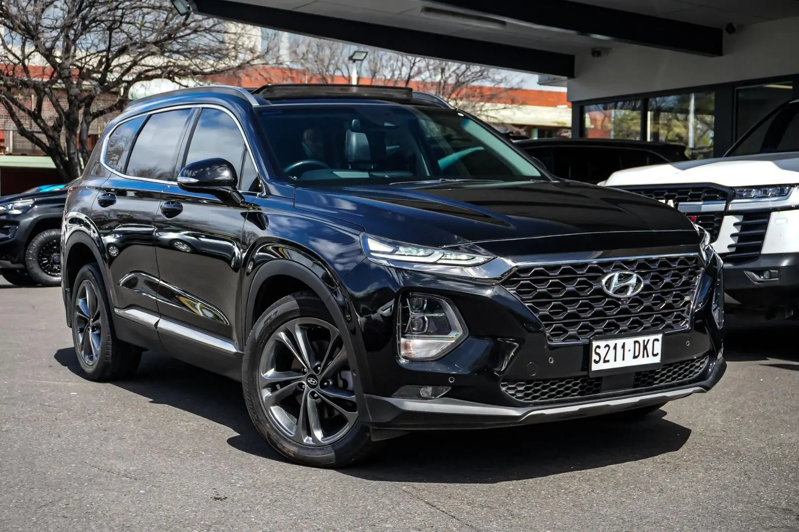 2018 Hyundai Santa Fe Gallery Image 2