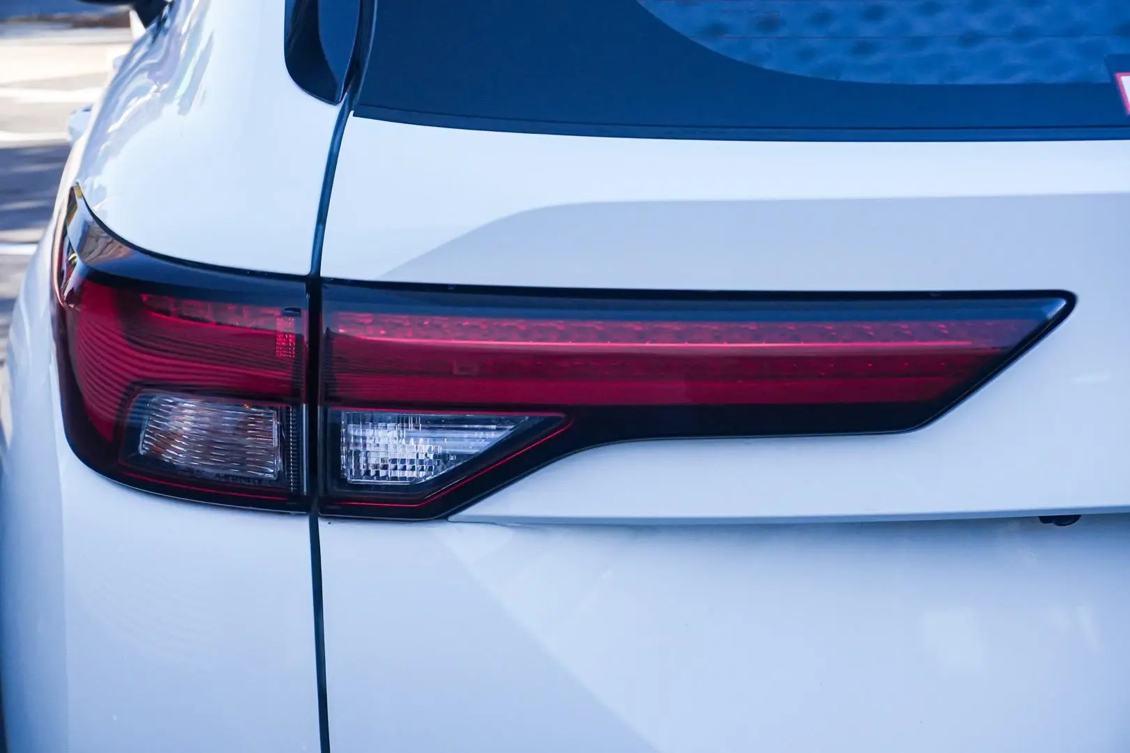 2023 Mitsubishi Outlander Gallery Image 15