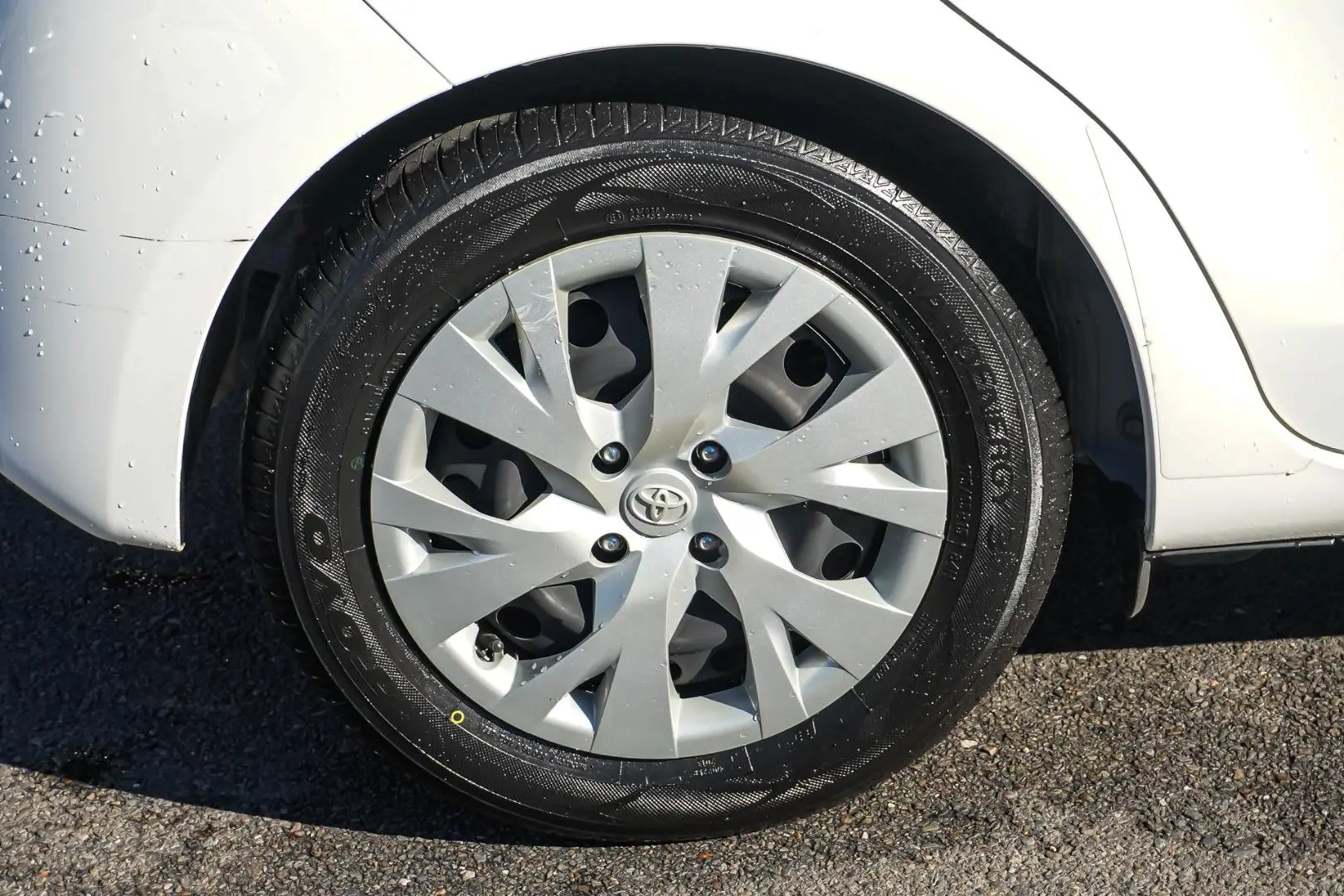 2019 Toyota Yaris Gallery Image 15