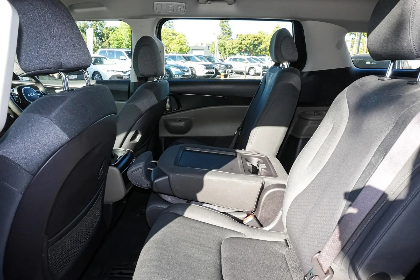 2024 Kia Carnival Gallery Image 12