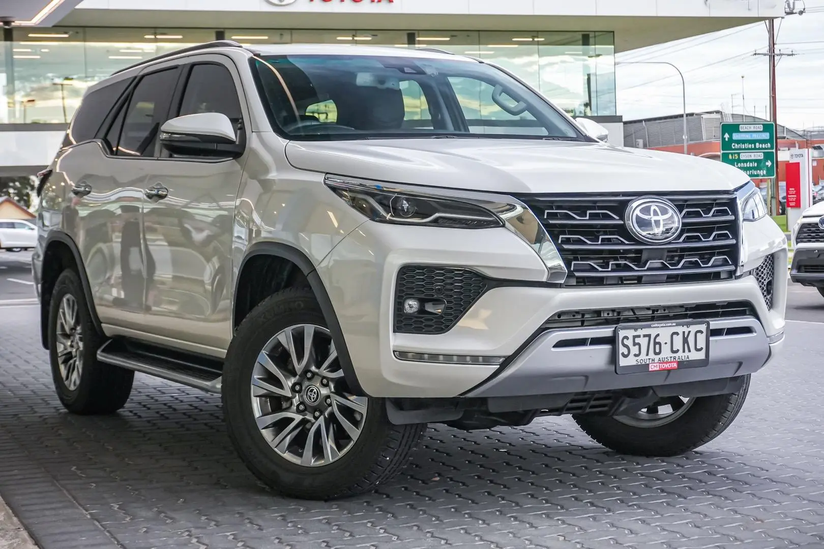 2021 Toyota Fortuner Gallery Image 2