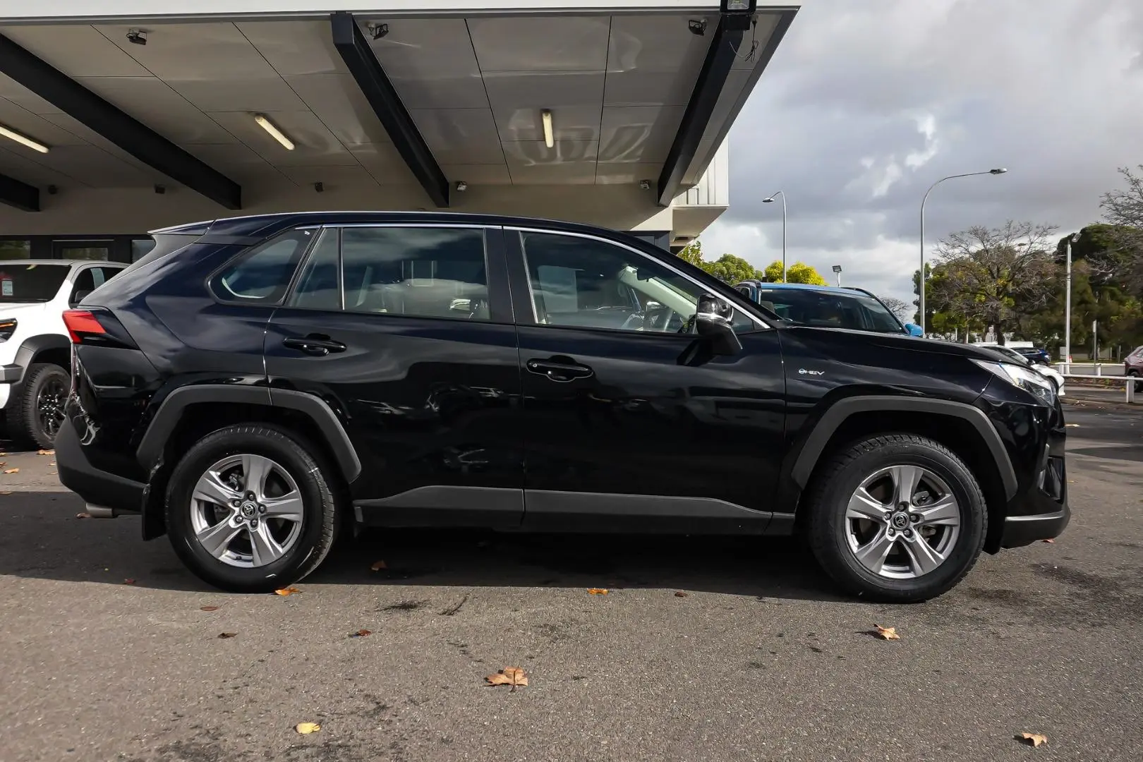 2025 Toyota RAV4 Gallery Image 4