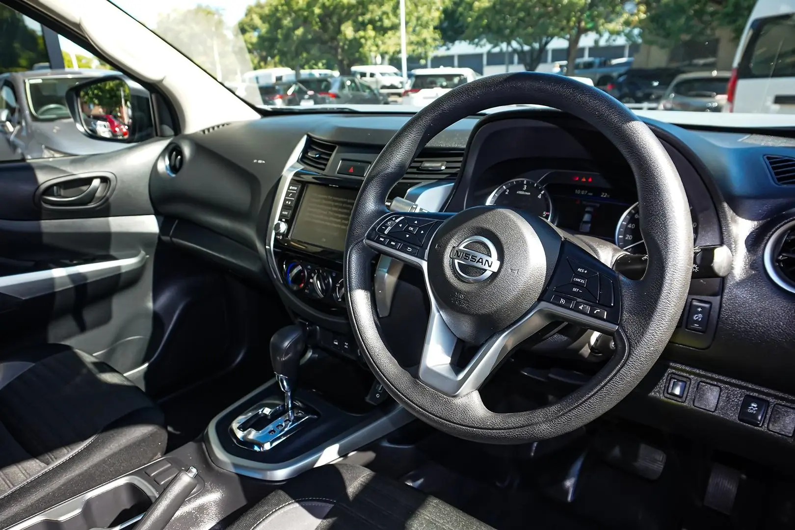 2023 Nissan Navara Gallery Image 7