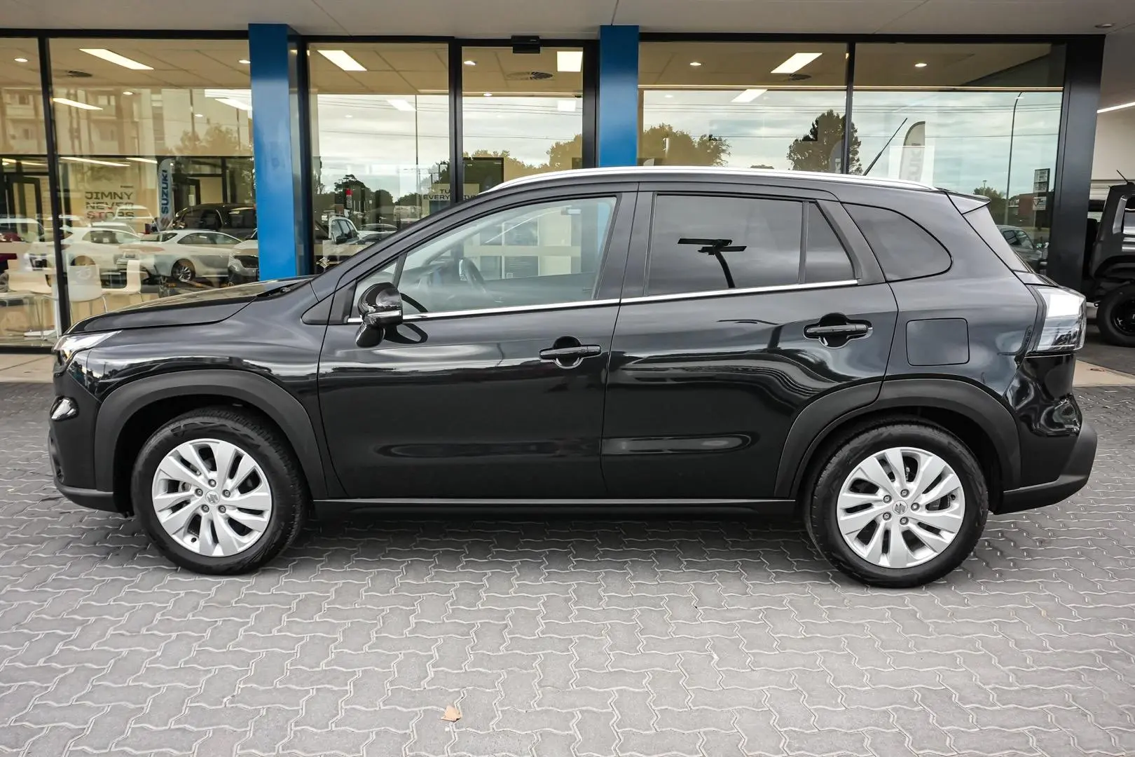 2023 Suzuki S-Cross Gallery Image 4