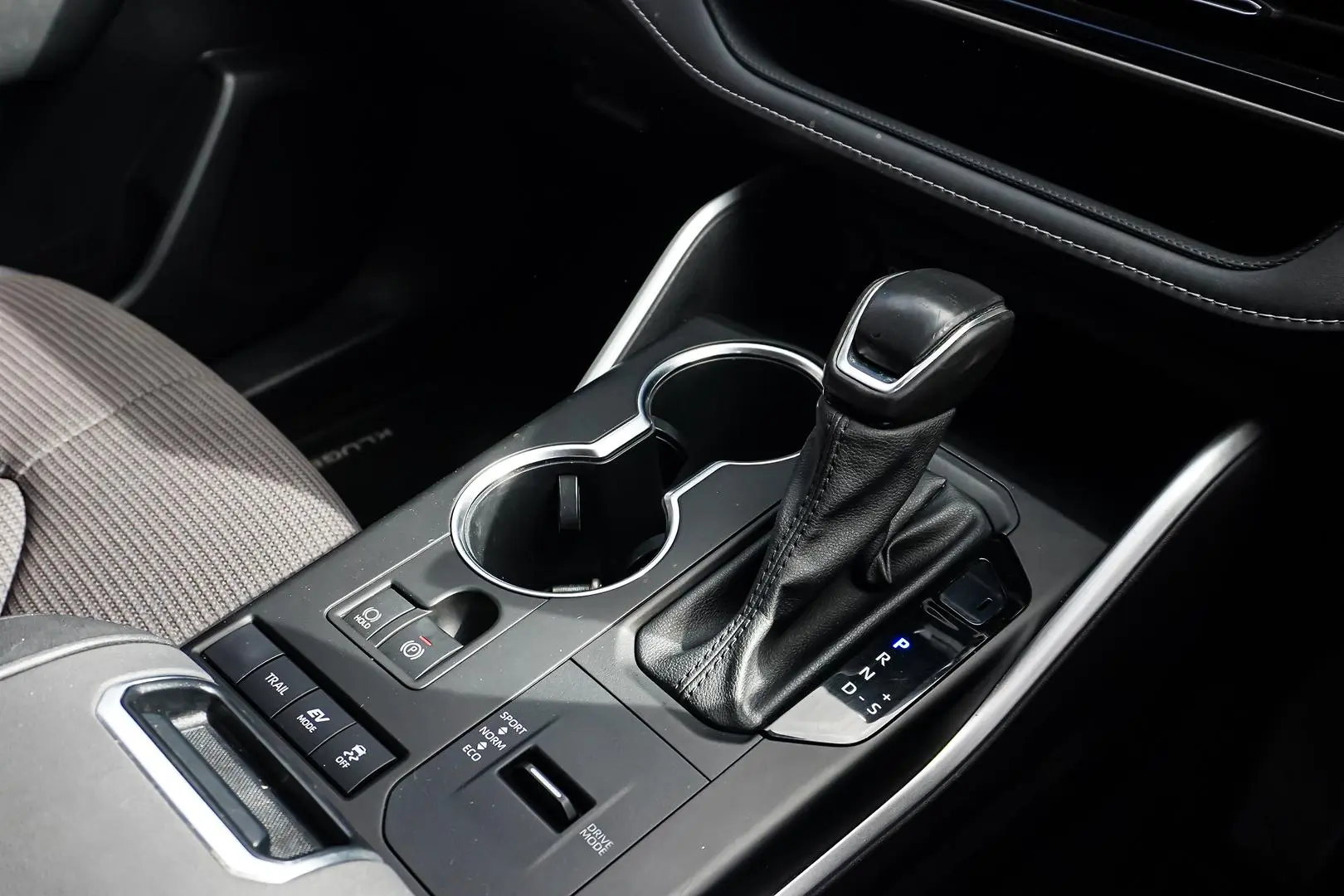 2021 Toyota Kluger Gallery Image 20
