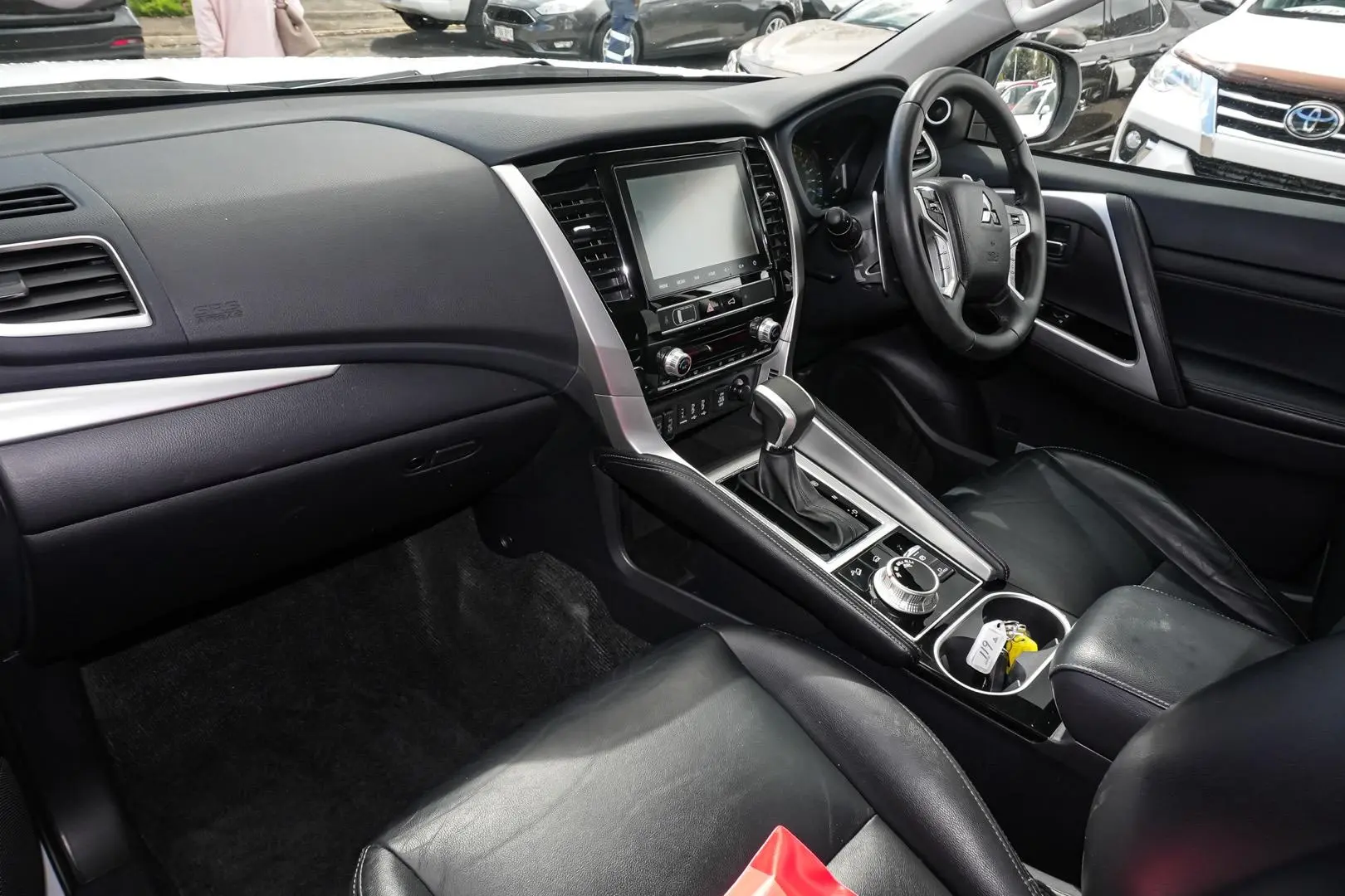 2023 Mitsubishi Pajero Sport Gallery Image 10