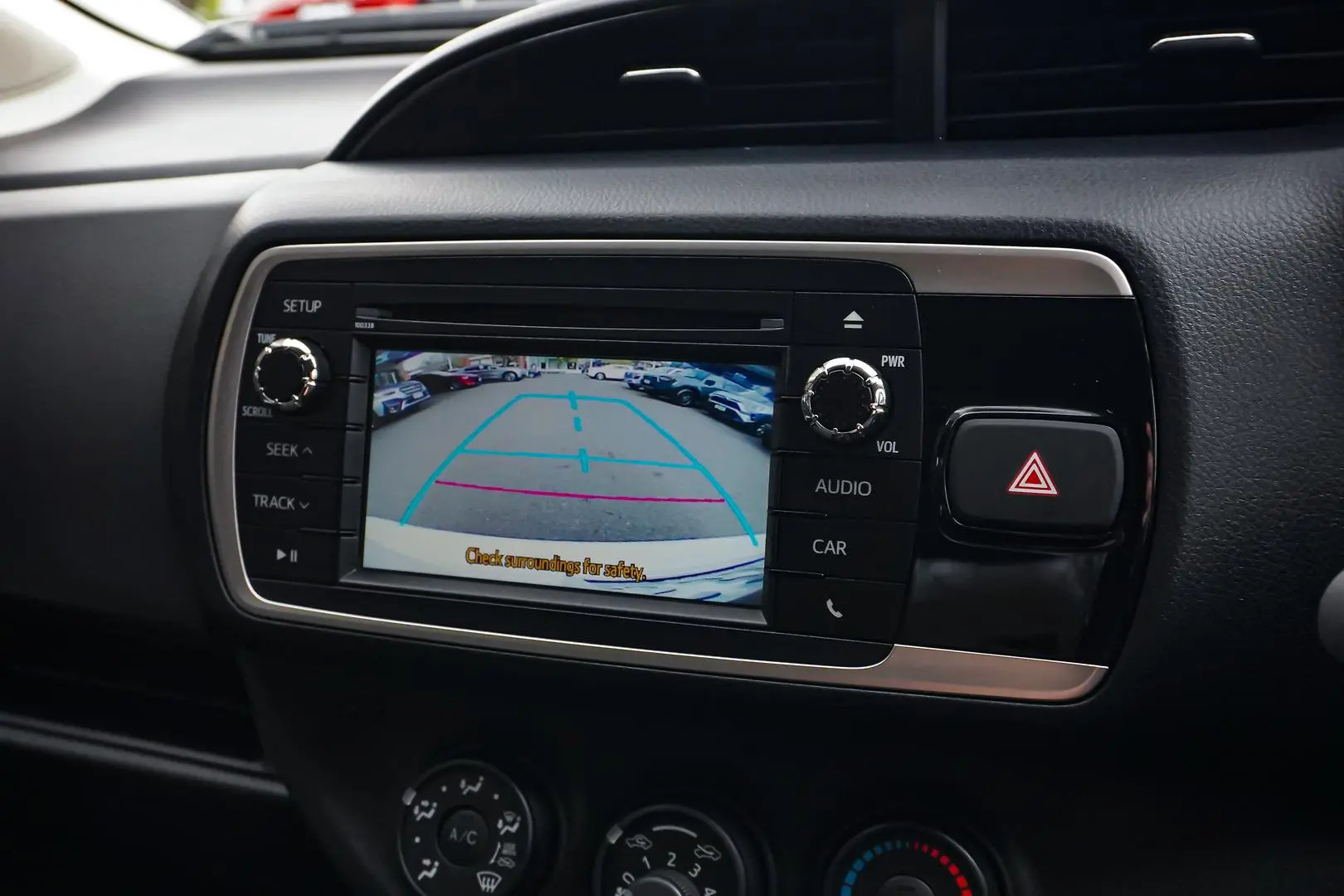 2016 Toyota Yaris Gallery Image 21