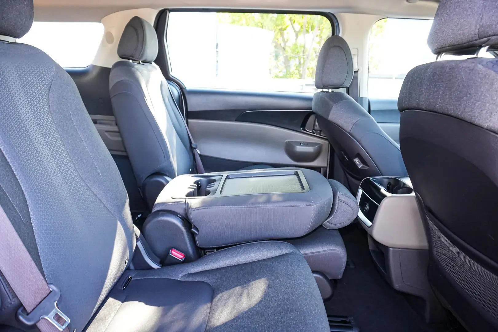 2024 Kia Carnival Gallery Image 9