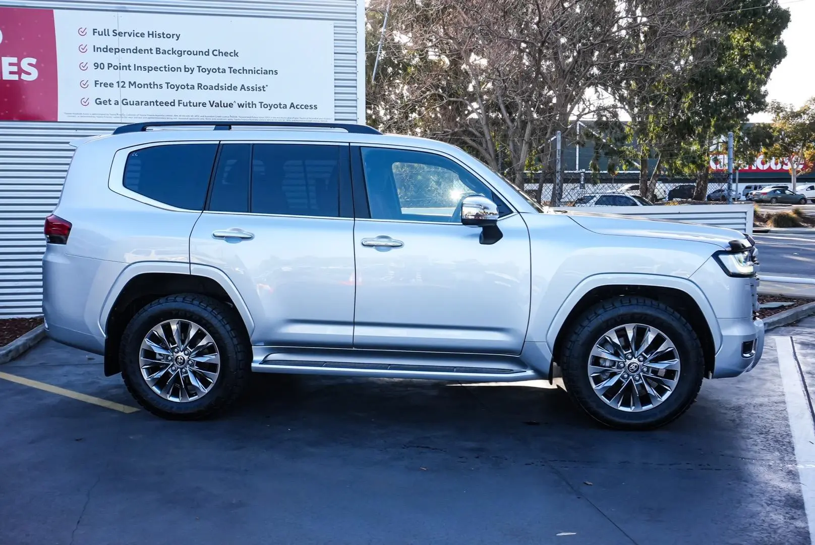 2022 Toyota Landcruiser Gallery Image 4