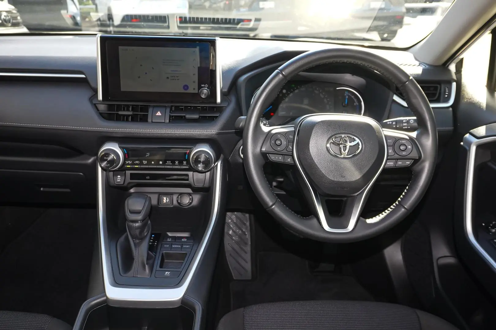 2025 Toyota RAV4 Gallery Image 9