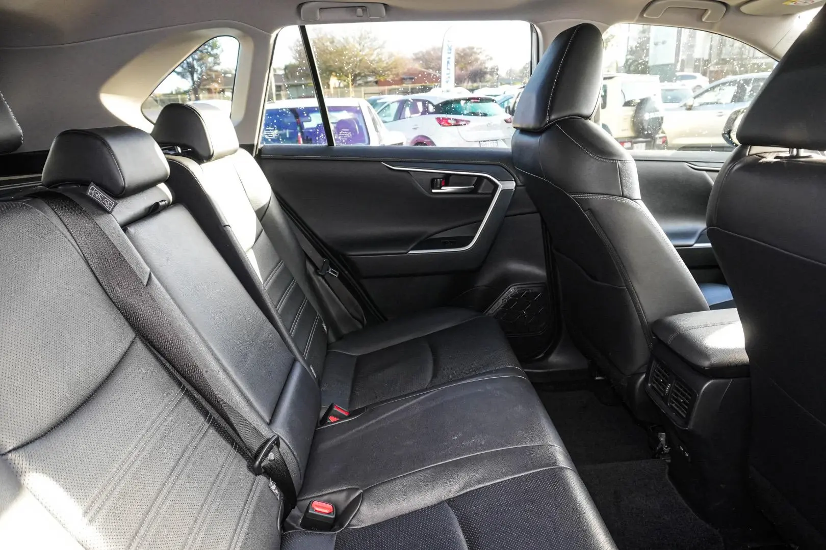 2023 Toyota RAV4 Gallery Image 9
