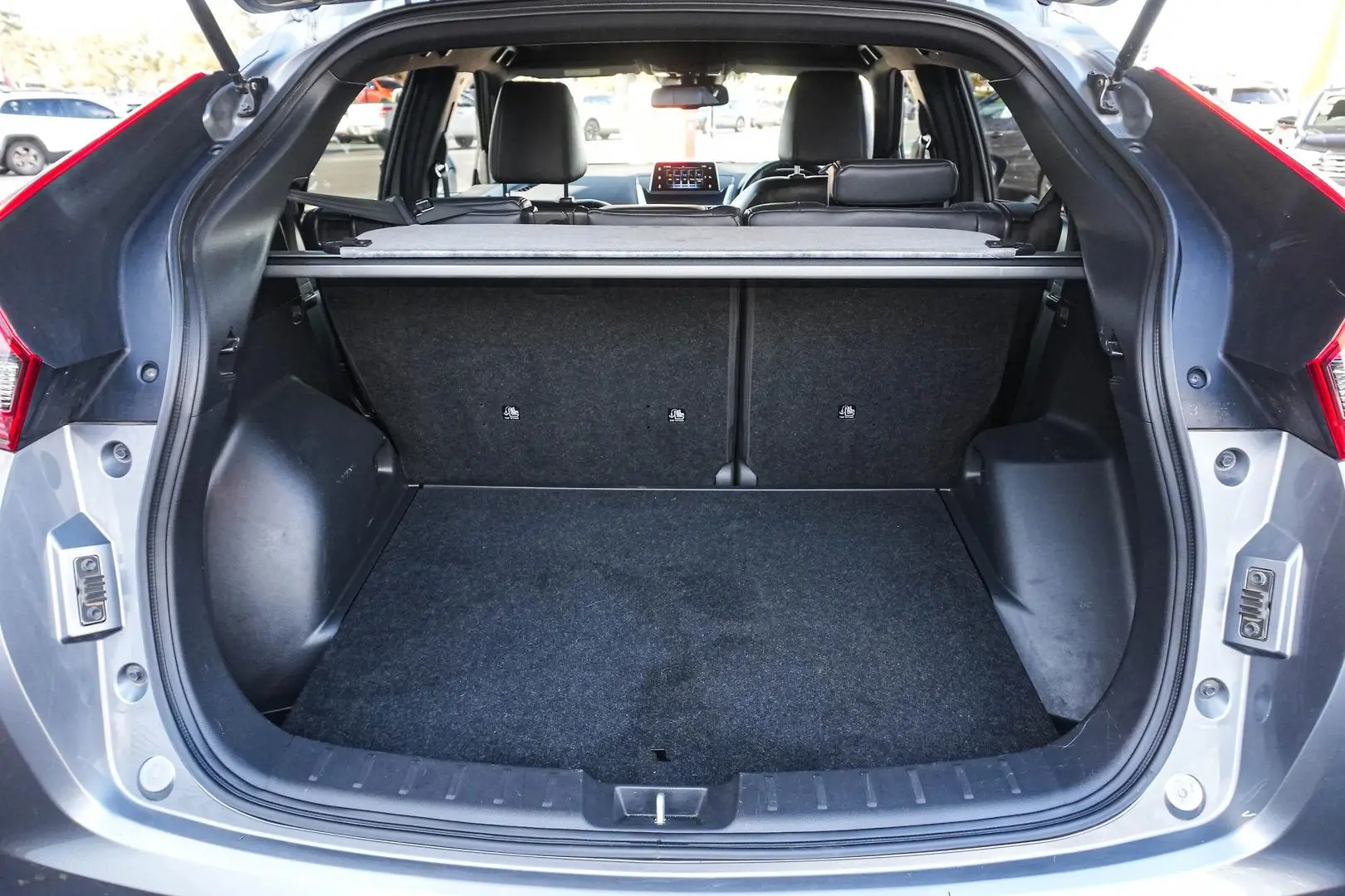 2019 Mitsubishi Eclipse Cross Gallery Image 11
