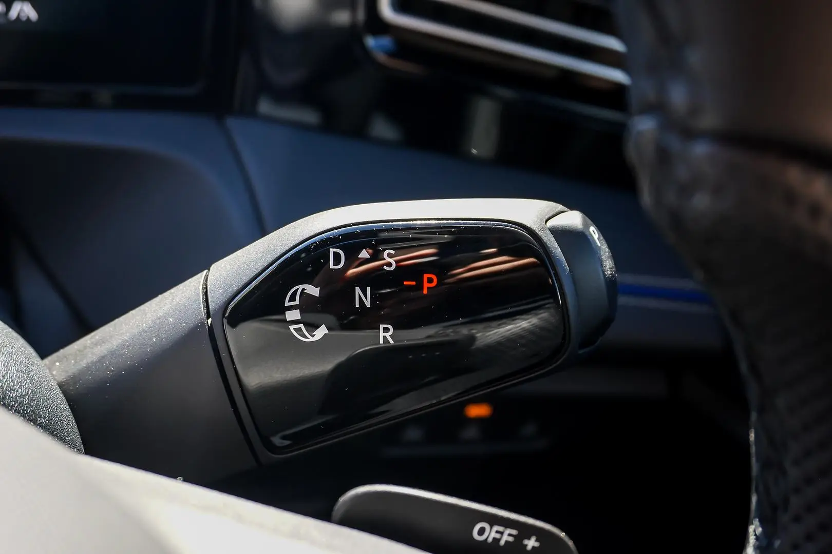 2025 Volkswagen Tiguan Gallery Image 18