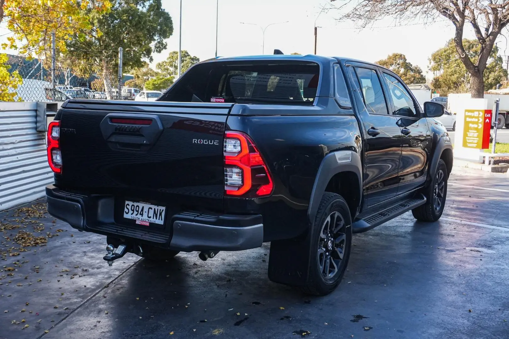 2021 Toyota Hilux Gallery Image 3