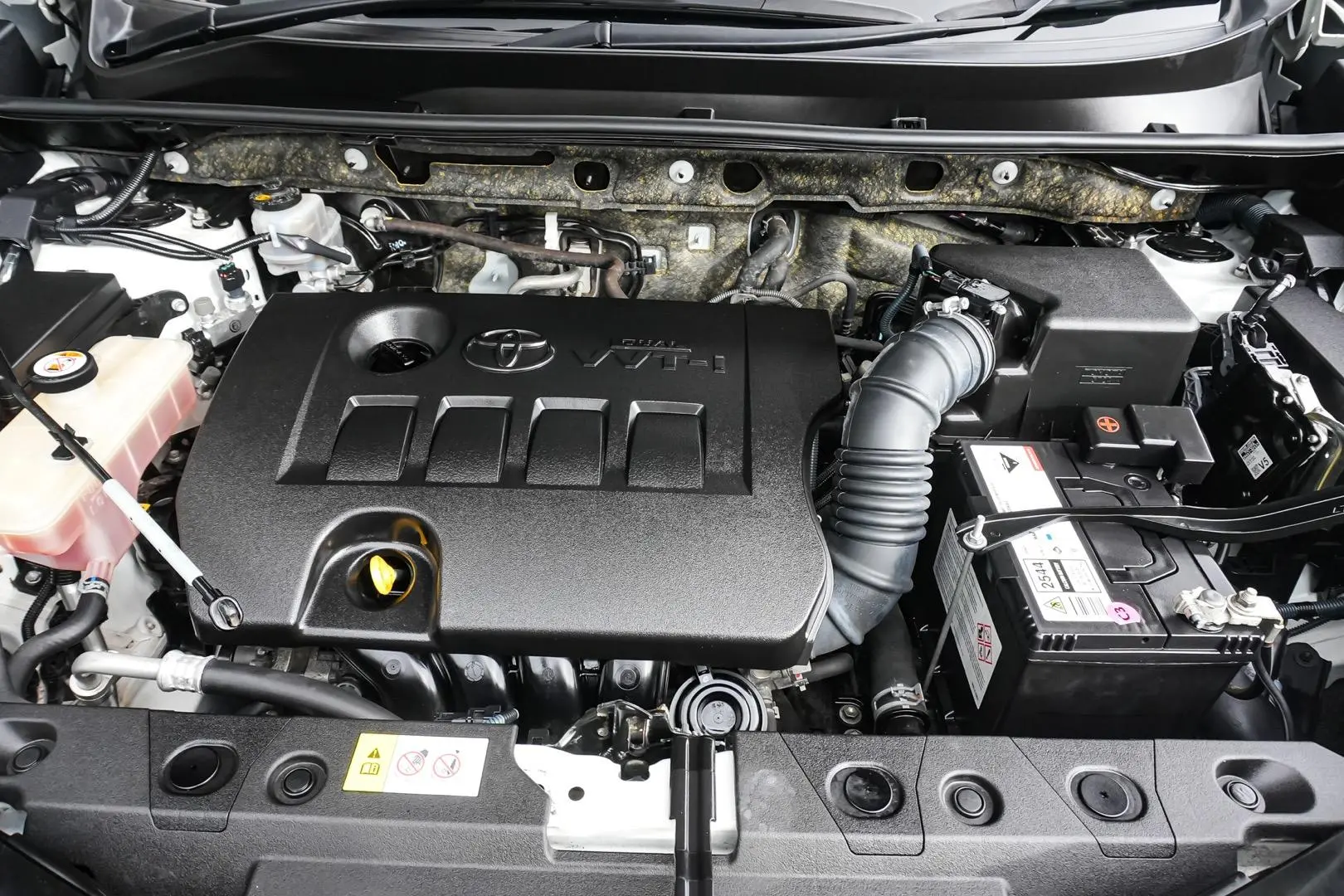 2017 Toyota RAV4 Gallery Image 23