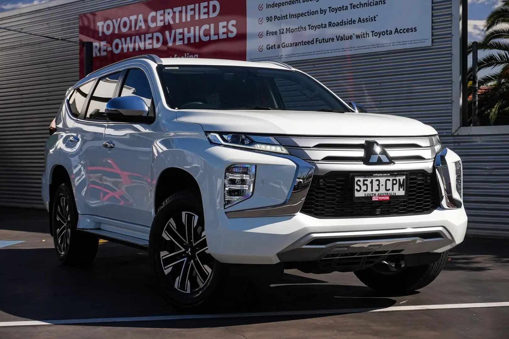 2022 Mitsubishi Pajero Sport Gallery Image 2