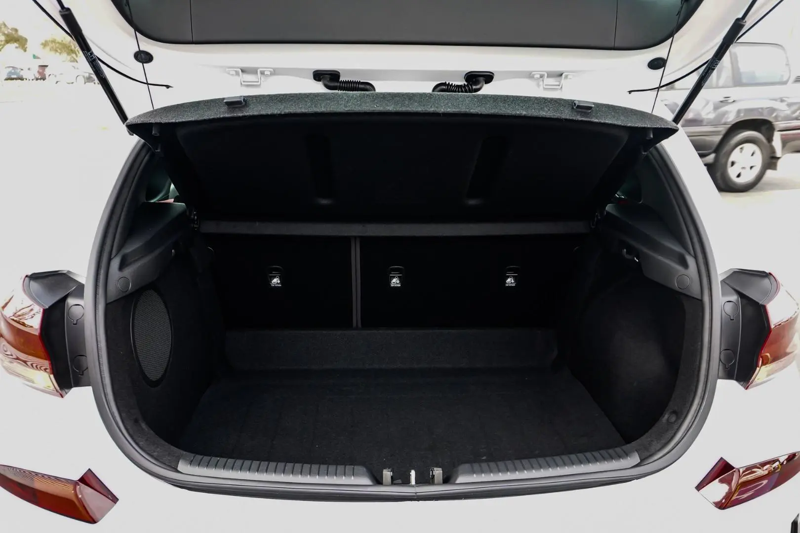 2022 Hyundai i30 Gallery Image 11